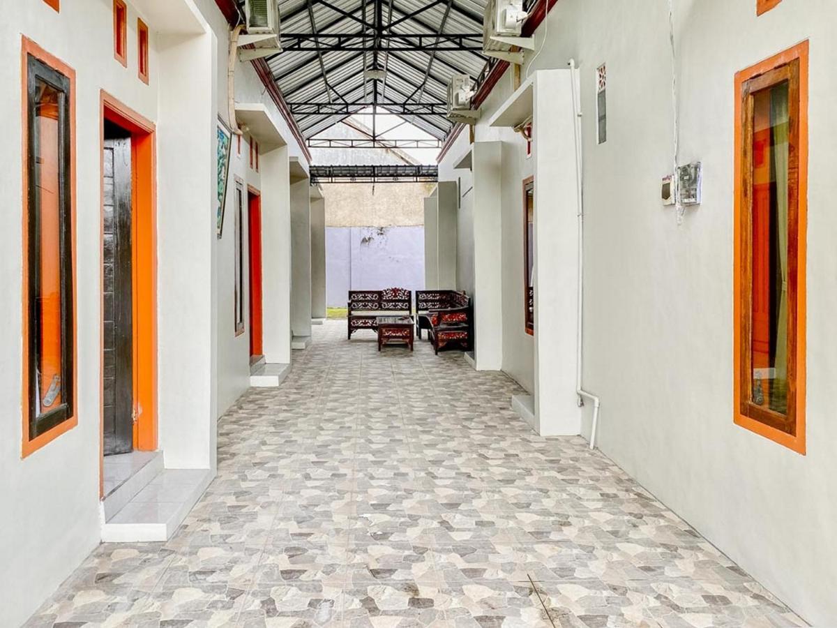 Hotel Griya Asri Syariah Mitra Reddoorz Rogojampi Zewnętrze zdjęcie