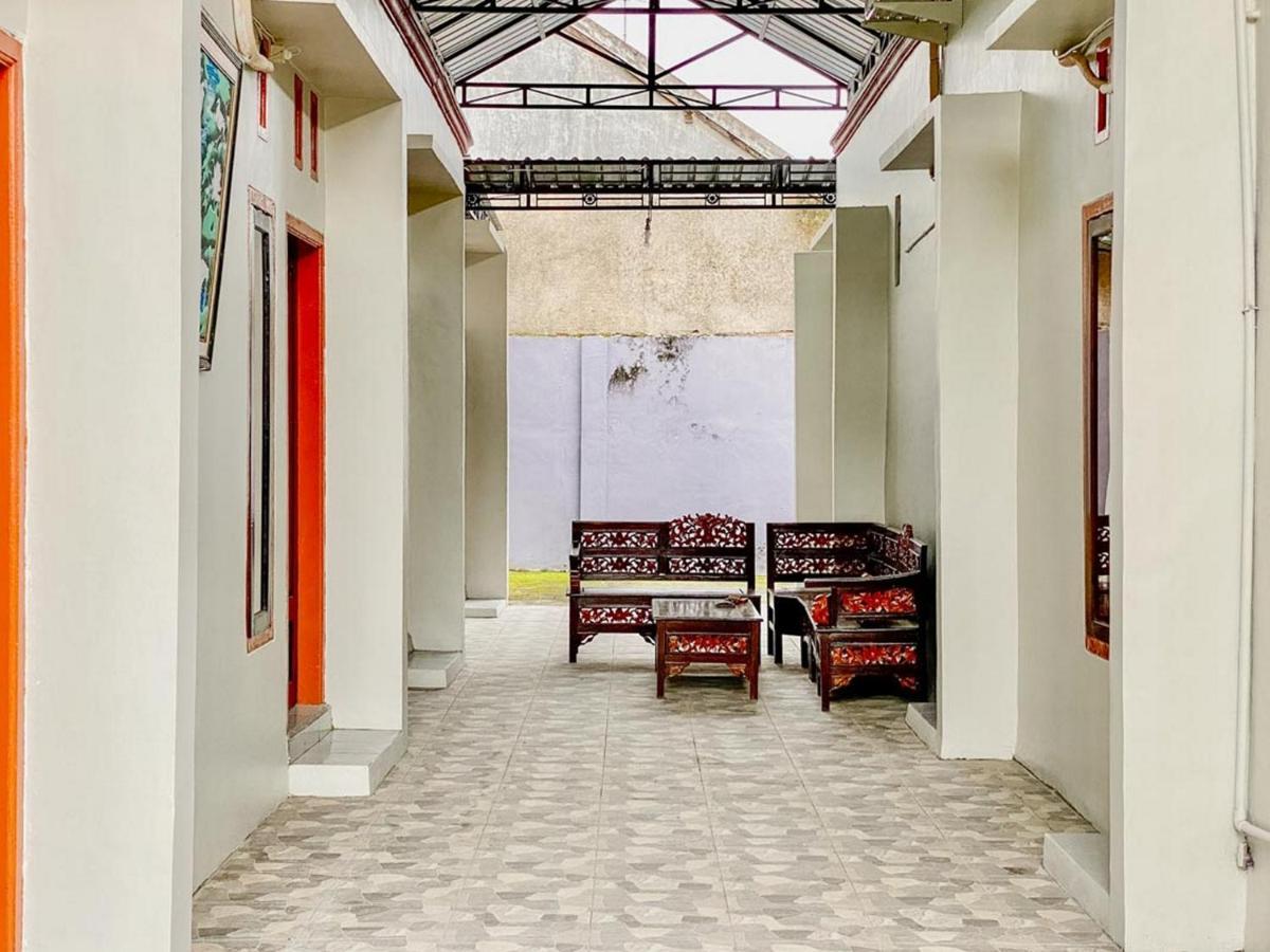 Hotel Griya Asri Syariah Mitra Reddoorz Rogojampi Zewnętrze zdjęcie