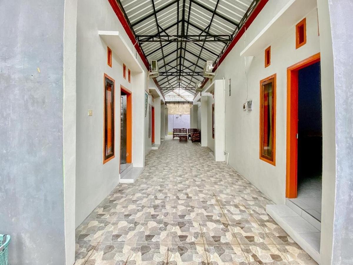 Hotel Griya Asri Syariah Mitra Reddoorz Rogojampi Zewnętrze zdjęcie